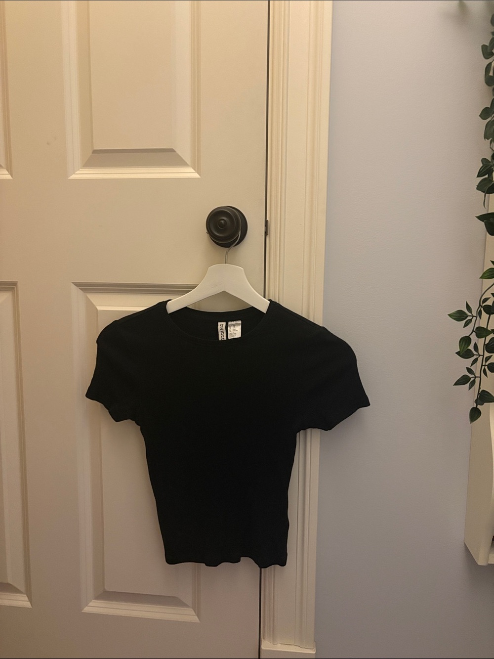H&M Black Short Sleeve Ribbed Crew Tee